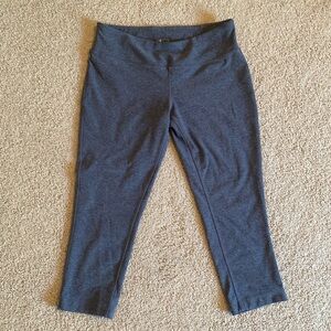 EUC Mondetta Capri Workout Leggings size M